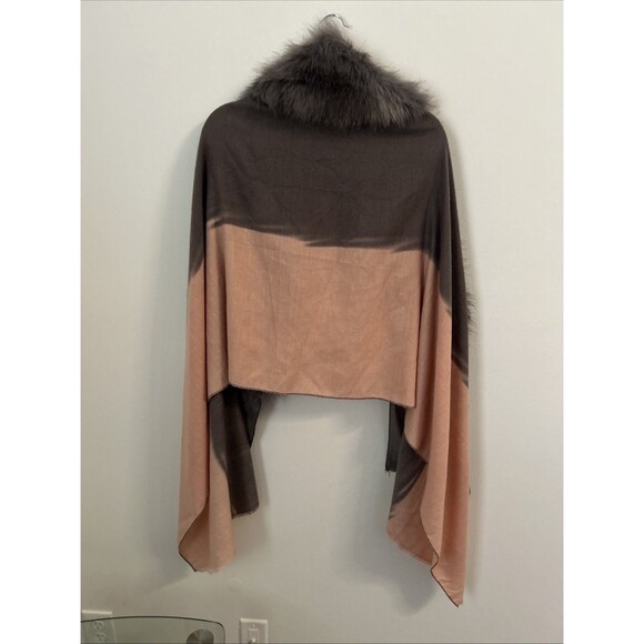 Women’s Faux Fur Wrap Shawl - Picture 5 of 8